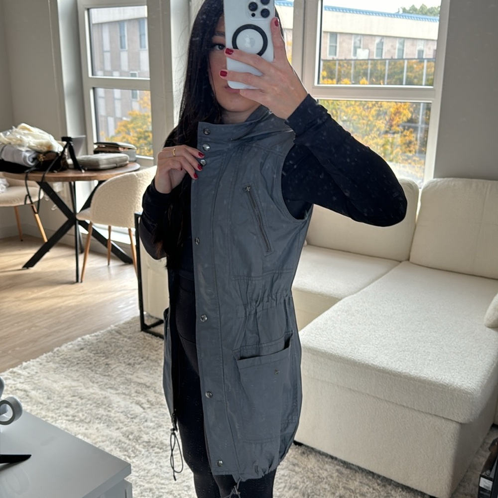 Banana republic long vest - Picture 2 of 4
